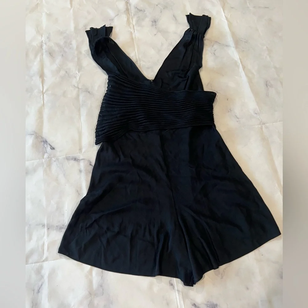 ONE DAY SALE✨ FINAL SALE🍒🤍 CHANEL jumper dress ✨